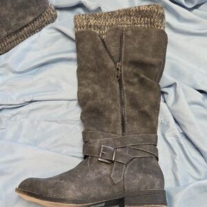 Cozy‎ Charcoal Winter Boots